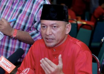 KUALA TERENGGANU 23 MEI 2018. Pengerusi Parti Pribumi Bersatu Malaysia (PPBM) Terengganu, Datuk Razali Idris bercakap pada majlis berbuka puasa bersama PPBM di Ibai Golf, Kuala Ibai.