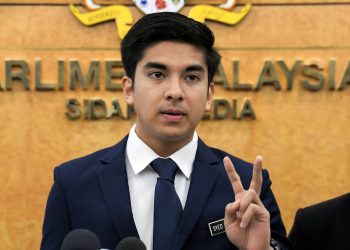 KUALA LUMPUR, 25 Nov -- Menteri Belia dan Sukan Syed Saddiq Syed Abdul Rahman bercakap pada sidang media selepas menghadiri Sidang Dewan Rakyat di Bangunan Parlimen hari ini.
--fotoBERNAMA (2019) HAK CIPTA TERPELIHARA