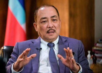 KOTA KINABALU, 15 Sept -- Ketua Menteri Datuk Hajiji Noor ketika temu bual bersama Bernama berhubung sambutan Hari Malaysia di pejabatnya semalam.  
--fotoBERNAMA (2021) HAK CIPTA TERPELIHARA *** Local Caption ***