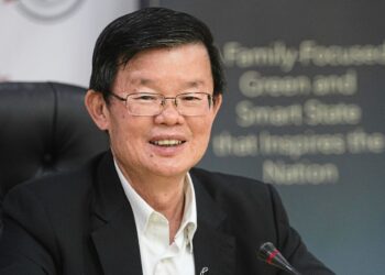Penang chief minister Chow Kon Yeow talking during press conference on Chinese New Year 2023 (Miaohui) celebration at Komtar, George Town. ( October 18, 2022 ) — ZHAFARAN NASIB/The Star