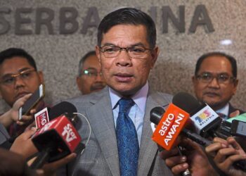 PUTRAJAYA, 13 Feb -- Menteri Perdagangan Dalam Negeri dan Hal Ehwal Pengguna (KPDNHEP) Datuk Seri Saifuddin Nasution Ismail ketika sidang media selepas Sesi Dialog Bersama Industri Mengenai Impak COVID-19 di kementeriannya hari ini.
--fotoBERNAMA (2020) HAK CIPTA TERPELIHARA