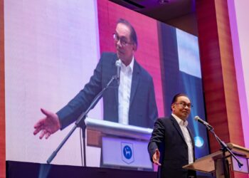 YAB Perdana Menteri, Dato’ Seri Anwar Ibrahim hadir pada Majlis Peluncuran Buku Syeikh Dr Yusuf Al-Qaradawi “Sang Pelita Umat” di Lanai Kijang, Kuala Lumpur pada 11 Julai 2023. - AFIQ HAMBALI/Pejabat Perdana Menteri

NO SALES; NO ARCHIVE; RESTRICTED TO EDITORIAL USE ONLY. NOTE TO EDITORS: This photos may only be used for editorial reporting purposes for the contemporaneous illustration of events, things or the people in the image or facts mentioned in the caption. Reuse of the pictures may require fur