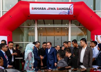YAB Perdana Menteri, Dato’ Seri Anwar Ibrahim menghadiri Majlis Perasmian Karnival Dekad Bahasa Kebangsaan dan Dekad Membaca Kebangsaan 2023 di Multimedia University MMU Cyberjaya, 25 October, 2023. - SADIQ ASYRAF/Pejabat Perdana Menteri

NO SALES; NO ARCHIVE; RESTRICTED TO EDITORIAL USE ONLY. NOTE TO EDITORS: This photos may only be used for editorial reporting purposes for the contemporaneous illustration of events, things or the people in the image or facts mentioned in the caption. Reuse of the pictur