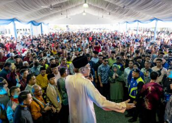 YAB Perdana Menteri, Dato’ Seri Anwar Ibrahim menghadiri Majlis Rumah Terbuka Malaysia MADANI di RAIA Hotel & Convention Centre, Alor Setar, Kedah, 29 April 2023. - SADIQ ASYRAF/Pejabat Perdana Menteri

NO SALES; NO ARCHIVE; RESTRICTED TO EDITORIAL USE ONLY. NOTE TO EDITORS: This photos may only be used for editorial reporting purposes for the contemporaneous illustration of events, things or the people in the image or facts mentioned in the caption. Reuse of the pictures may require further permission. M