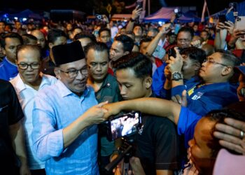 YAB Perdana Menteri, Dato’ Seri Anwar Ibrahim hadir pada Ceramah Mega Perpaduan Madani Dun Pelangai di Dataran Simpang Pelangai, Pahang pada 2 Oktober 2023. - AFIQ HAMBALI/Pejabat Perdana Menteri

NO SALES; NO ARCHIVE; RESTRICTED TO EDITORIAL USE ONLY. NOTE TO EDITORS: This photos may only be used for editorial reporting purposes for the contemporaneous illustration of events, things or the people in the image or facts mentioned in the caption. Reuse of the pictures may require further permission. MANDATO
