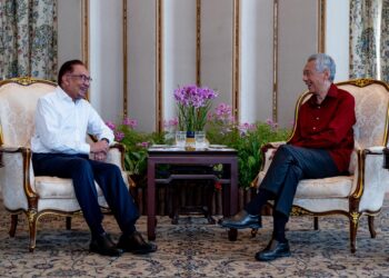 YAB Perdana Menteri, Dato’ Seri Anwar Ibrahim berjumpa Perdana Menteri Singapura untuk sesi minum petang di Istana Singapura, 13 September, 2023. - SADIQ ASYRAF/Pejabat Perdana Menteri

NO SALES; NO ARCHIVE; RESTRICTED TO EDITORIAL USE ONLY. NOTE TO EDITORS: This photos may only be used for editorial reporting purposes for the contemporaneous illustration of events, things or the people in the image or facts mentioned in the caption. Reuse of the pictures may require further permission. MANDATORY CREDIT -