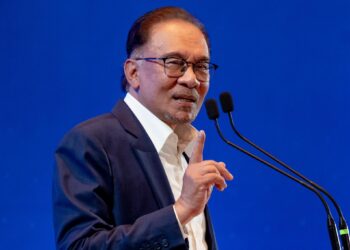 YAB Perdana Menteri, Dato’ Seri Anwar Ibrahim menyampaikan ucapan pada Majlis Ceramah Umum berkaitan Hubungan Strategik Malaysia Indonesia di Menara Bank Mega, Jakarta  9 Januari 2023. - AFIQ HAMBALI/Pejabat Perdana Menteri

NO SALES; NO ARCHIVE; RESTRICTED TO EDITORIAL USE ONLY. NOTE TO EDITORS: This photos may only be used for editorial reporting purposes for the contemporaneous illustration of events, things or the people in the image or facts mentioned in the caption. Reuse of the pictures may require