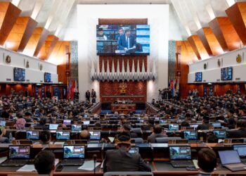 YAB Perdana Menteri, Dato’ Seri Anwar Ibrahim hadir pada Mesyuarat Pertama Penggal Pertama Parlimen ke-15 di Parlimen Malaysia, Kuala Lumpur 19 Disember 2022. - AFIQ HAMBALI/Pejabat Perdana Menteri

NO SALES; NO ARCHIVE; RESTRICTED TO EDITORIAL USE ONLY. NOTE TO EDITORS: This photos may only be used for editorial reporting purposes for the contemporaneous illustration of events, things or the people in the image or facts mentioned in the caption. Reuse of the pictures may require further permission. MANDA