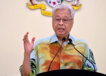 PUTRAJAYA, 16 Mei -- Menteri Kanan (Kluster Keselamatan) merangkap Menteri Pertahanan Datuk Seri Ismail Sabri Yaakob semasa sidang media harian Perintah Kawalan Pergerakan Bersyarat (PKPB) di bangunan Perdana Putra hari ini.
Beliau berkata polis menahan 72 individu langgar prosedur operasi standard (SOP) PKPB semalam. 
--fotoBERNAMA (2020) HAK CIPTA TERPELIHARA