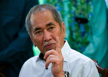 KUCHING, 4 Sept -- Menteri di Jabatan Perdana Menteri (Parlimen dan Undang-Undang) Datuk Seri Dr Wan Junaidi Tuanku Jaafar pada sidang media selepas majlis penyerahan wang deposit pembelian tanah Masjid Kampung Sejingkat dekat sini, hari ini.

-- fotoBERNAMA (2022) HAK CIPTA TERPELIHARA