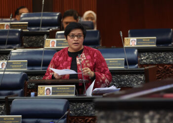 KUALA LUMPUR, 23 Feb -- Menteri Undang- Undang dan Reformasi Institusi Datuk Seri Azalina Othman Said ketika menggulung perbahasan Titah Diraja bagi Kementerian pada Mesyuarat Pertama Penggal Kedua Parlimen ke-15 di Bangunan Parlimen hari ini.

--fotoBERNAMA (2023) HAK CIPTA TERPELIHARA