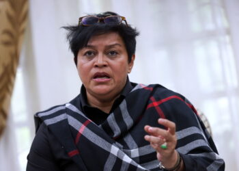 KUALA LUMPUR , 12 Sept -- Menteri di Jabatan Perdana Menteri (Undang-undang dan Reformasi Institusi) Datuk Seri Azalina Othman Said bercakap pada sidang media selepas mengadakan lawatan kerja di Pusat Temuduga Kanak-kanak (CIC) Bukit Aman hari ini.

--fotoBERNAMA (2023) HAK CIPTA TERPELIHARA