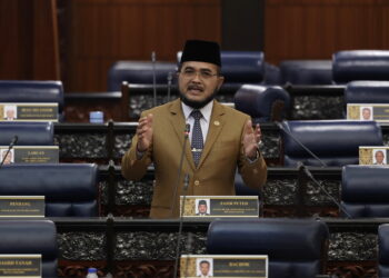 KUALA LUMPUR, 25 Okt  Ahli Parlimen Pasir Puteh Datuk Dr Nik Muhammad Zawawi Salleh ketika sesi perbahasan Belanjawan 2024 di Dewan Rakyat hari ini.

--fotoBERNAMA (2023) HAK CIPTA TERPELIHARA