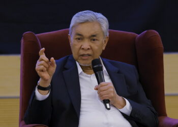PUTRAJAYA, 22 Jan -- Timbalan Perdana Menteri Datuk Seri Dr Ahmad Zahid Hamidi bercakap semasa Sesi Libat Urus Bersama Persatuan Motosikal Malaysia di Kementerian Pengangkutan hari ini.

--fotoBERNAMA (2024) HAK CIPTA TERPELIHARA