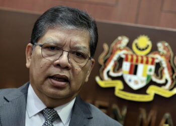 KUALA LUMPUR, 13 Mei -- Yang Dipertua Dewan Rakyat Tan Sri Johari Abdul ketika sidang media selapas lawatan kerja Presiden Ketua Perwakilan Majlis Perundangan Andrew Leung Kwan-yuen ke Bangunan Parlimen hari ini.

-- fotoBERNAMA (2024) HAK CIPTA TERPELIHARA