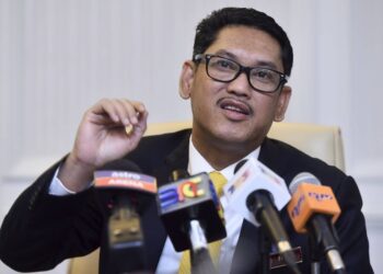KUALA LUMPUR, 19 Julai -- Menteri Besar Perak yang juga Presiden Persatuan Bola Sepak Perak (PAFA) Datuk Seri Ahmad Faizal Azumu bercakap pada sidang media di sini hari ini berhubung perlawanan akhir Piala FA 2019, esok. --fotoBERNAMA (2019) HAK CIPTA TERPELIHARA