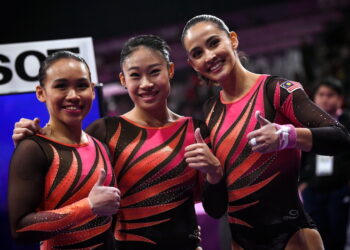 JAKARTA, 21 Ogos -- Atlet Gimnastik Negara, Farah Ann Abdul Hadi (kanan), Tan Ing Yueh (tengah) dan Tracie Ang ketika bergambar bersama ketika pusingan kelayakan gimnastik artistik pada Sukan Asia Jakarta Palembang 2018 di Arena Jiexpo Kemayoran, hari ini.
--fotoBERNAMA (2018) HAK CIPTA TERPELIHARA