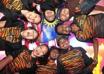 Take picture of multiracial "Happy Malaysian" and some close up picture of smiling face. — AZLINA ABDULLAH/The Star