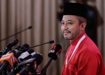 KUALA LUMPUR, 13 Jan -- Ketua Penerangan UMNO Hizatul Isham Abdul Jalil pada sidang media sempena Perhimpunan Agung UMNO 2022 di Pusat Dagangan Dunia Kuala Lumpur (WTCKL) hari ini.

-- fotoBERNAMA (2023) HAK CIPTA TERPELIHARA
