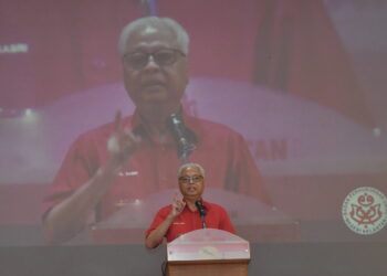 KOTA BHARU, 22 Jan -- Perdana Menteri Datuk Seri Ismail Sabri Yaakob merangkap Naib Presiden UMNO menyampaikan ucapan pada Perjumpaan Khas Perdana Menteri Bersama Ahli Biro Politik UMNO Kelantan di Dewan UMNO Negeri hari ini.

--fotoBERNAMA (2022) HAK CIPTA TERPELIHARA