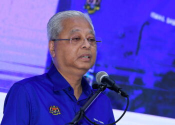 PONTIAN, 6 Mac -- Perdana Menteri Datuk Seri Ismail Sabri Yaakob berucap pada Majlis Pelancaran Kolej Komuniti Satelit di Kompleks Muafakat Sungai Pinggan Benut hari ini.


--fotoBERNAMA (2022) HAK CIPTA TERPELIHARA