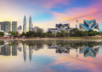 Kuala Lumpur, Malaysia skyline at Titiwangsa Park.