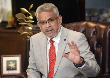 PUTRAJAYA, 17 Feb -- Menteri Wilayah Persekutuan Khalid Abdul Samad bercakap pada sidang media khas berhubung Skim Mikro Kredit Wilayah Persekutuan (SMKWPP) yang ditawarkan sehingga RM5,000 bagi membantu peniaga kecil bermula 1 Mac ini di Kementerian Wilayah Persekutuan hari ini.
--fotoBERNAMA (2020) HAK CIPTA TERPELIHARA