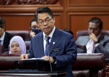 KUALA LUMPUR, 5 April -- Timbalan Menteri Sumber Manusia Mustapha @ Mohd Yunus Sakmud ketika sesi soal jawab pada Persidangan Dewan Negara di Bangunan Parlimen hari ini.

--fotoBERNAMA (2023) HAK CIPTA TERPELIHARA