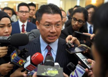 KUALA LUMPUR, 25 Mac -- Timbalan Yang Dipertua Dewan Rakyat Nga Kor Ming menjawab pertanyaan para pengamal media pada persidangan Parlimen di Bangunan Parlimen hari ini.
--fotoBERNAMA (2019) HAK CIPTA TERPELIHARA