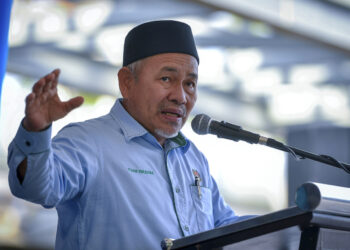 BANGI, 30 Nov -- Menteri Alam Sekitar dan Air Datuk Seri Tuan Ibrahim Tuan Man menyampaikan ucapan pada majlis perasmian Denai Sungai Langat di Bandar Baru Bangi hari ini.

--fotoBERNAMA (2021) HAK CIPTA TERPELIHARA