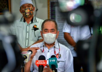 KUCHING, 13 Mac -- Menteri di Jabatan Perdana Menteri (Parlimen dan Undang-undang), Datuk Seri Dr Wan Junaidi Tuanku Jaafar pada sidang media selepas menghadiri program mesra bersama rakyat di Kampung Tanjung Bako dekat sini, hari ini.

-- fotoBERNAMA (2022) HAK CIPTA TERPELIHARA