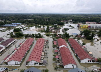 PASIR MAS, 28 Feb -- Keadaan banjir di Taman Perumahan Prima, Lubuk Jong hari ini.

Jumlah mangsa banjir di Kelantan meningkat kepada 8,489 orang daripada 2,750 keluarga setakat 8 pagi tadi, berbanding 7,558 orang daripada 2,449 keluarga, semalam.

-- fotoBERNAMA (2022) HAK CIPTA TERPELIHARA