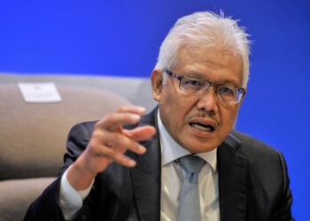 PUTRAJAYA, 12 April -- Menteri Dalam Negeri Datuk Seri Hamzah Zainuddin mengadakan sidang media mengenai Wacana Meja Bulat bersama Menteri Dalam Negeri hari ini.
--fotoBERNAMA (2021) HAK CIPTA TERPELIHARA