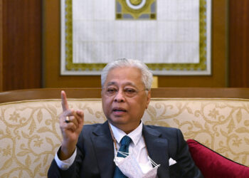 KUALA LUMPUR, 2 Okt -- Perdana Menteri Datuk Seri Ismail Sabri Yaakob ketika wawancara khas bersama editor kanan media di Menara Parlimen baru-baru ini.?
Beliau berkata pembentangan Belanjawan 2022 akan menumpukan kepada pelaksanaan inisiatif jangka pendek yang dijajarkan dengan dasar dan strategi Rancangan Malaysia Ke-12 (RMK12) bagi mencapai matlamat Keluarga Malaysia - Makmur, Inklusif, Mampan.
--fotoBERNAMA (2021) HAK CIPTA TERPELIHARA