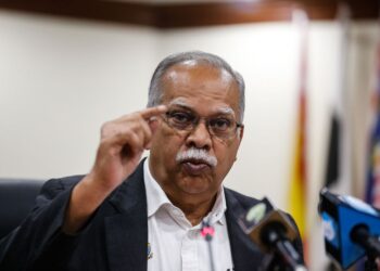 PENANG 08/01/2021: Deputy Chief Minister 2 Dr P. Ramasamy speaks to the press regarding the 2021 Thaipusam celebration here at Komtar on January 8th. PICTURE BY SAYUTI ZAINUDIN