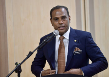 KUALA LUMPUR, 18 April -- Menteri Sumber Manusia Datuk Seri M Saravanan menyampaikan  ucapan sebelum menyaksikan majlis menandatangani memorandum persefahaman (MoU) persefahaman antara PERKESO dan MyQaseh Sdn Bhd dan majlis pelancaran inisiatif sifar gelandangan menerusi program penempatan pekerjaan PERKESO di Menara PERKESO jalan Ampang hari ini.

 fotoBERNAMA (2022) HAK CIPTA TERPELIHARA