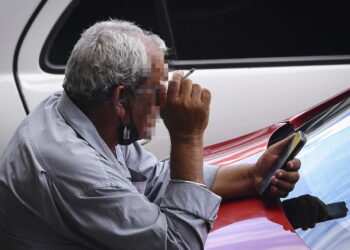 KUALA TERENGGANU, 17 Feb -- Akta baharu akan diperkenalkan bagi melarang aktiviti merokok dan pemilikan sebarang produk merokok termasuk rokok elektronik (vape) terhadap generasi muda yang lahir selepas 2005, kata Menteri Kesihatan, Khairy Jamaluddin hari ini.

Beliau berkata, pengenalan akta baharu itu akan dapat mengurangkan keterdedahan generasi akan datang terhadap rokok dan produk tembakau kerana pengambilannya adalah faktor utama menyebabkan kanser dan menyumbang 22 peratus kematian akibat kanser.
-- fotoBERNAMA (2022) HAK CIPTA TERPELIHARA